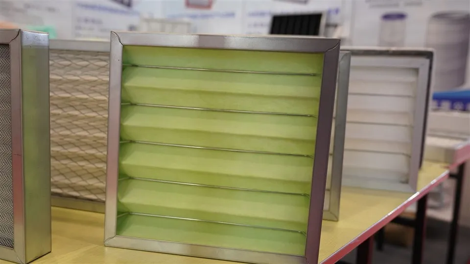 Επαγγελματικό M5 M6 F7 F8 F9 Υψηλή σκόνη φόρτωση μέσου φίλτρου σακούλας PP Πίνακας φίλτρου αέρα Πλαίσιο Πλαττό φίλτρο